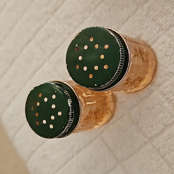 Sharon Cabbage Rose 2 sets of Salt and Pepper Shakers Depression Glass - Picture 4 of 12